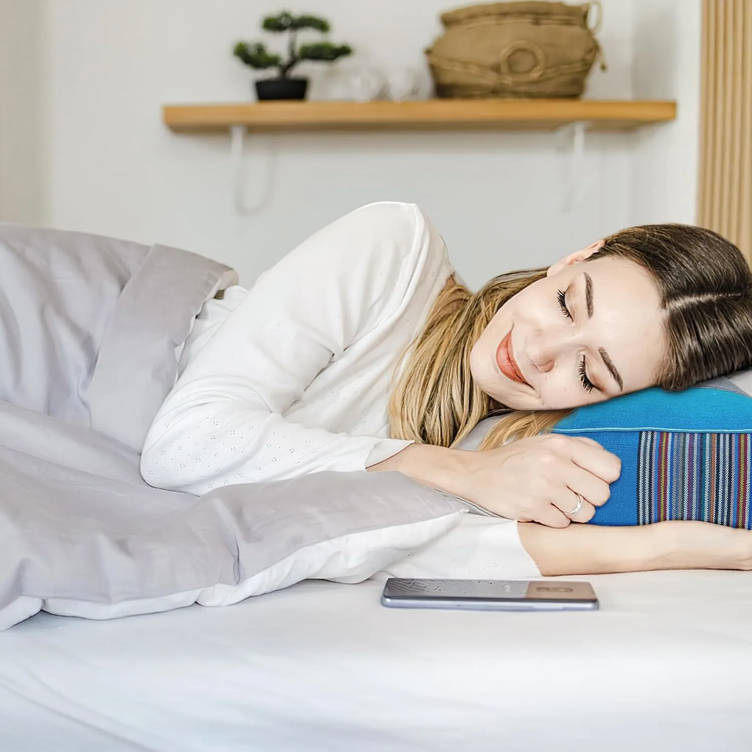 Buckwheat Pillow & Cervical Pillows for Sleeping（21x8x3inch） 100% Organic Coarse Cloth Package w Organic Buckwheat Hulls， Natural Cooling Technology and Relieve Cervical Pain. (Blue)