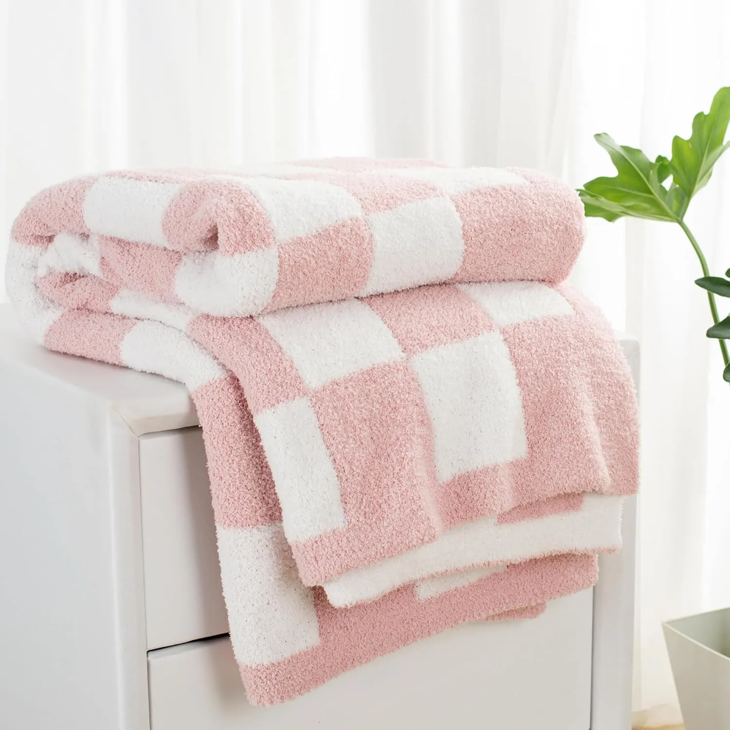Carriediosa Checkered Throw Blanket 50" X 60", 400GSM Ultra Soft Microfiber Fuzzy Fluffy Reversible Cute Preppy Knitted Blankets Cozy Plush Fall Throws for Couch, Bed, Sofa, Dusty Pink