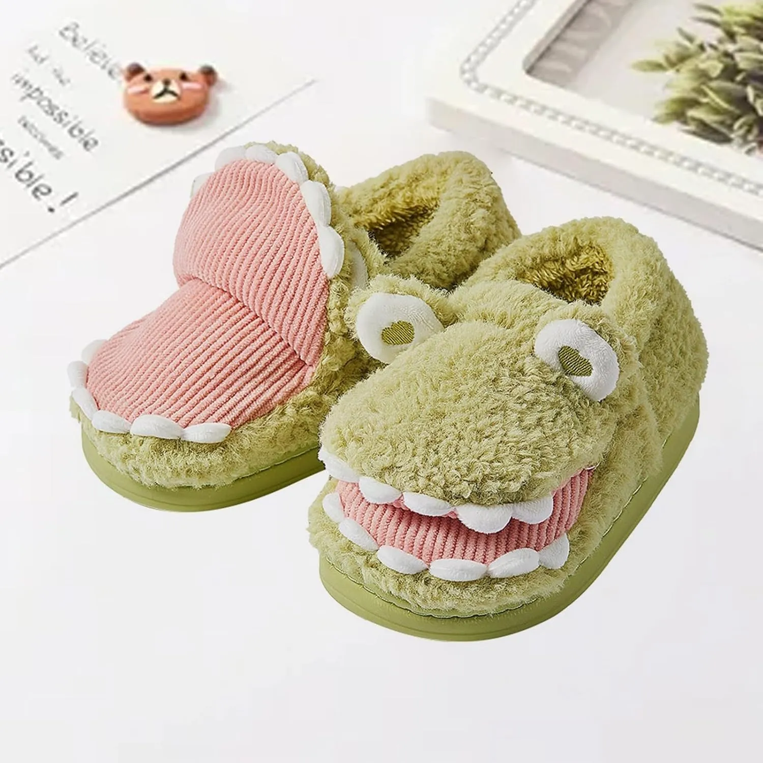 Cat Paw Slippers, 3D Cat Paw Cartoon Slipper for Women Warm Fluffy Furry Winter House Cat Paw Slides for Indoor Outdoor