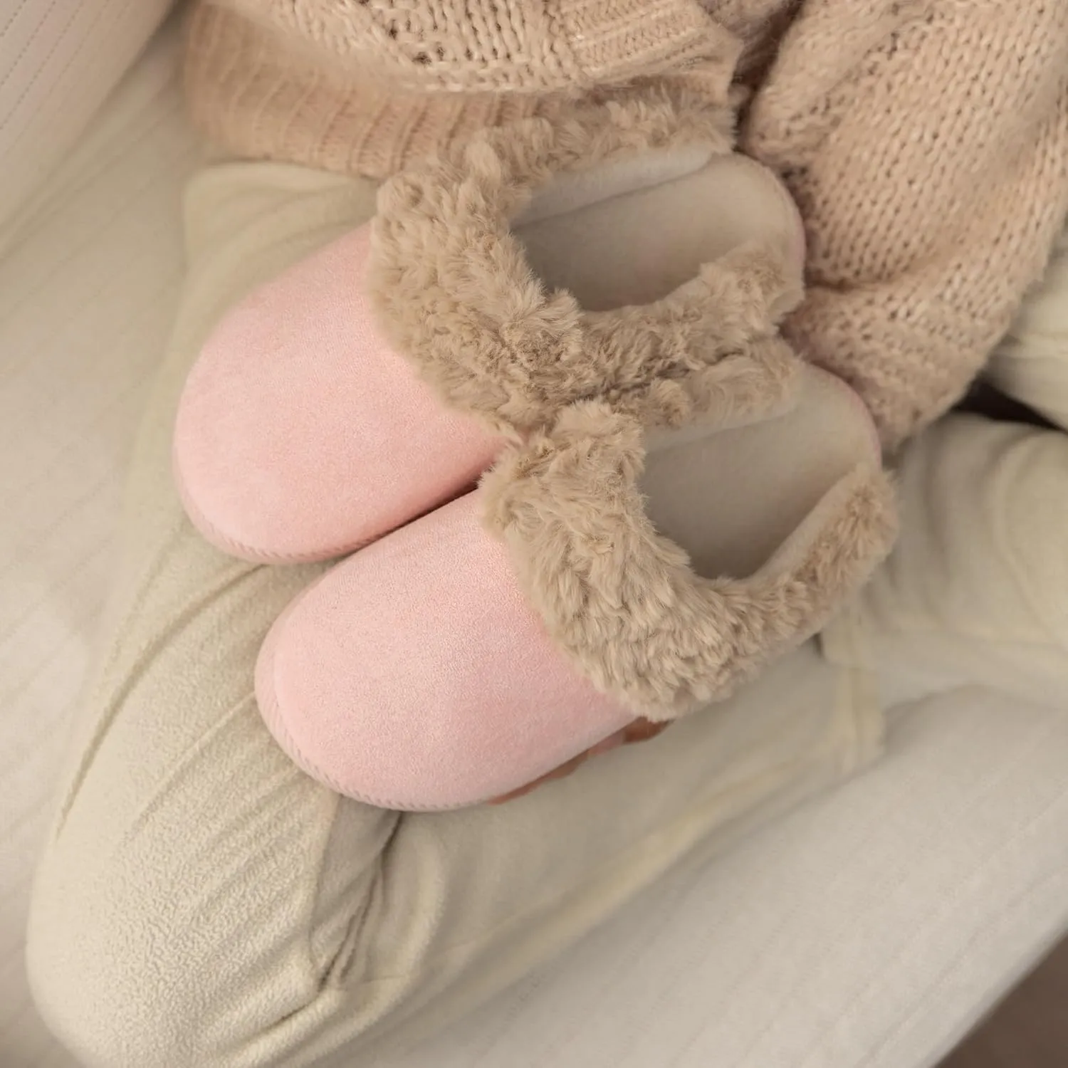 Chantomoo Slippers for Women Memory Foam House Shoes Faux Suede Upper Rubber Sole Faux Fur Lining Warm Comfy Indoor Fuzzy