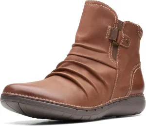 Clarks Women's Un Loop Top Ankle Boot