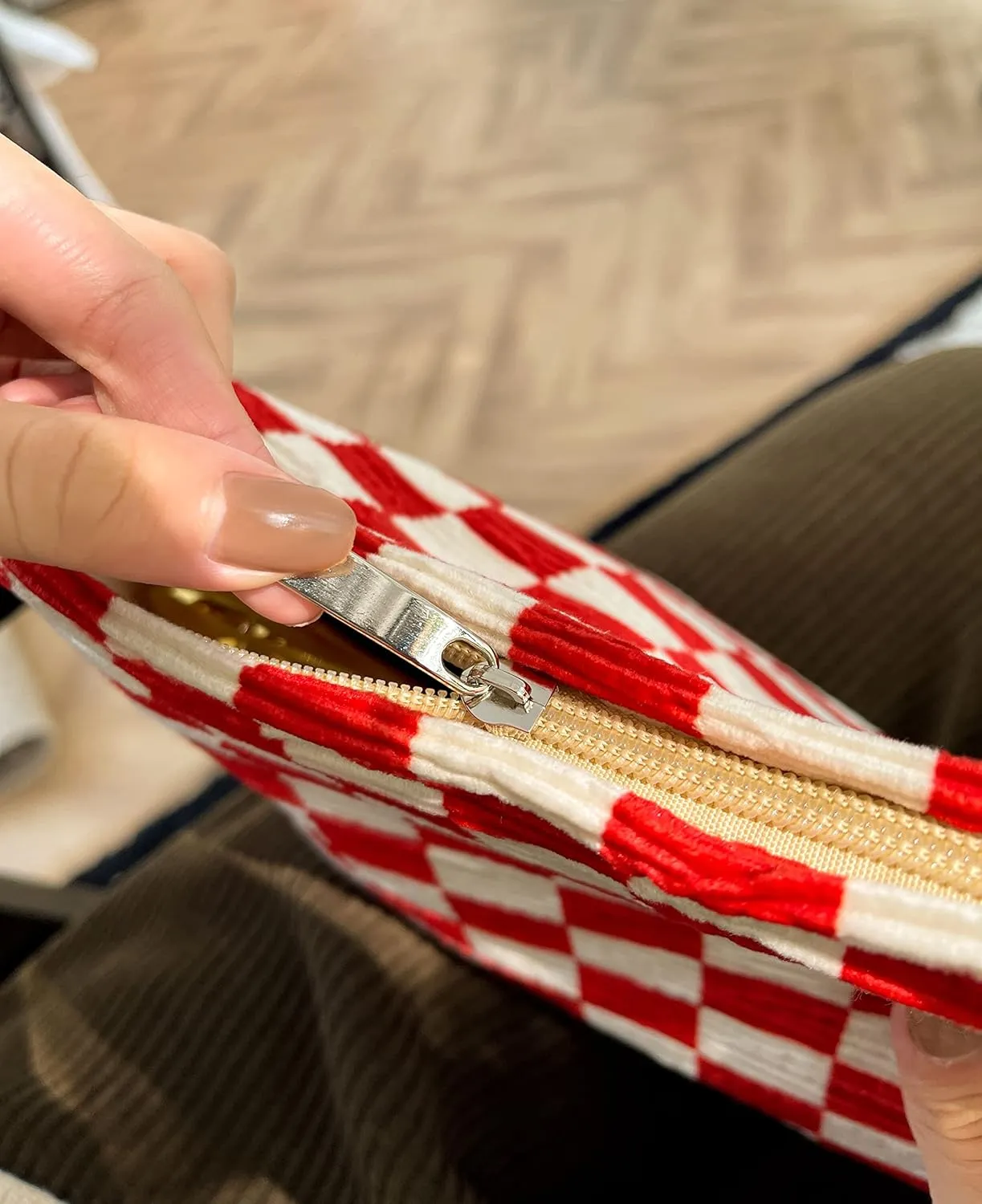 The Summer Swan | Large Aesthetic | Checkered Makeup Bag | Pencil Pouch | Period Kit Bag | Hygiene Bag | Skincare Bag | Cute Makeup Bag (Checkered Red & White)